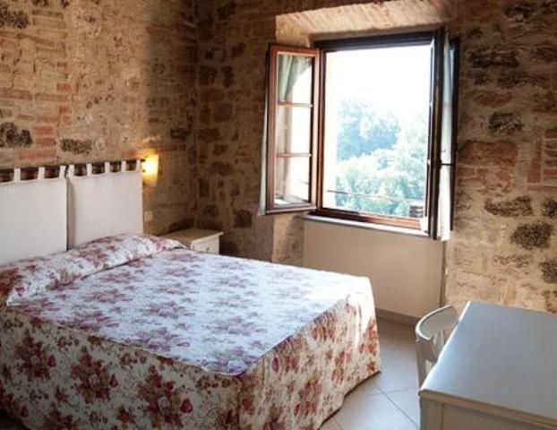Double or Twin Room image 4