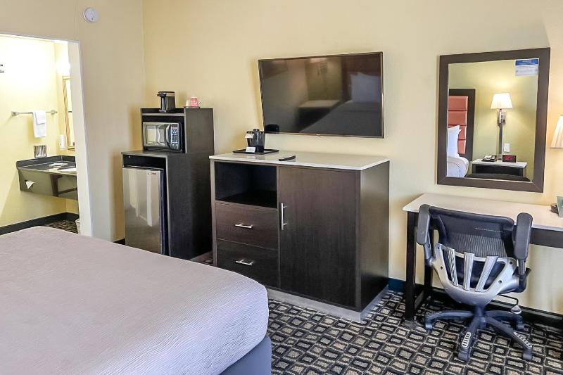 King Room - Non-Smoking image 3