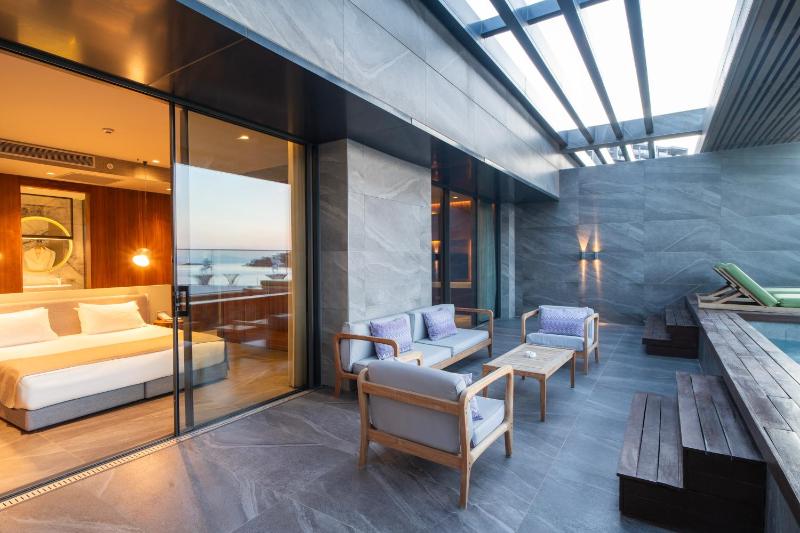 Presidential Suite image 1