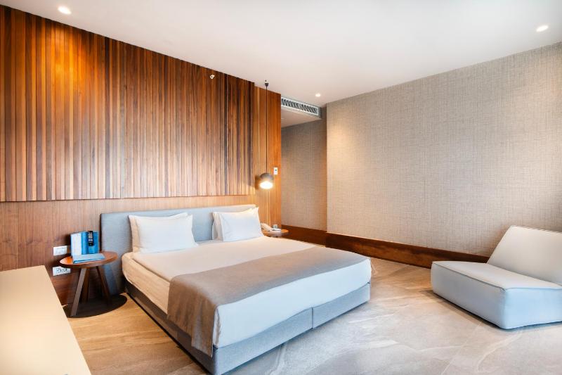 Quadruple Room with Sea View image 4