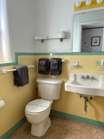 Seahorse Inn - image 42