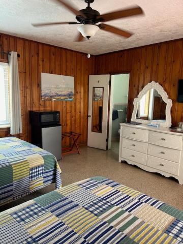 Seahorse Inn - image 30
