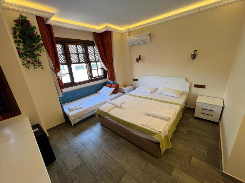Triple Room image 1