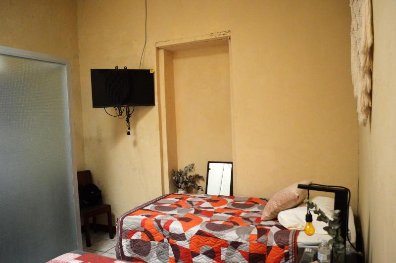 Ave del Paraiso Guest House - image 12