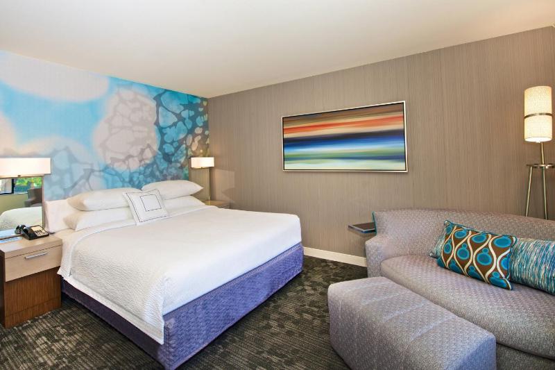 King Room image 3