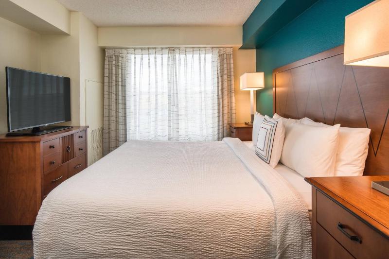 Residence Inn by Marriott Portland North - image 13
