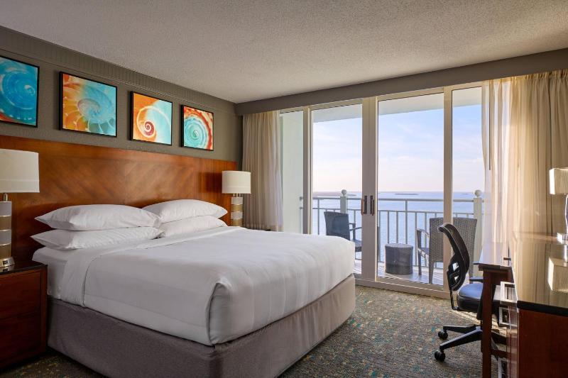 One Bedroom King Suite with Sofa Bed, Waterfront, Sanibel Tower image 3