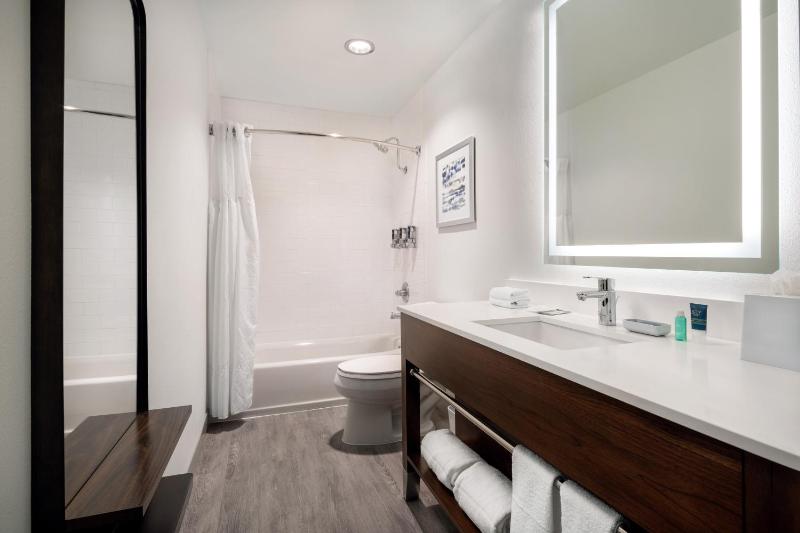 Penthouse King Loft Suite with Sofa Bed image 2