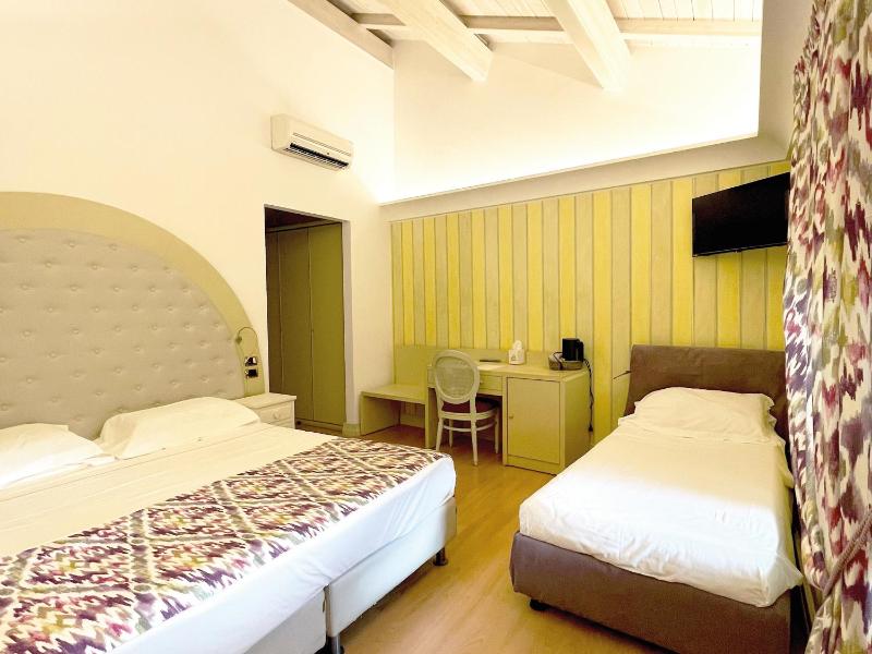 Triple Room image 4