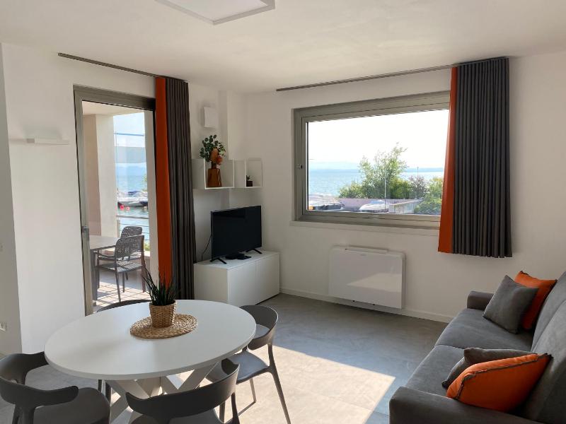 Sirmio Apartments - Darsena Stay - image 13
