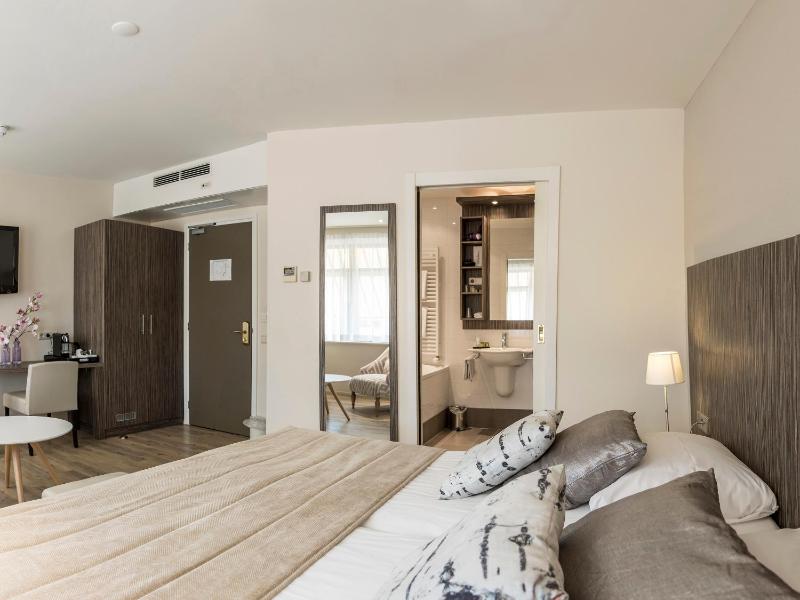 Suite image 3