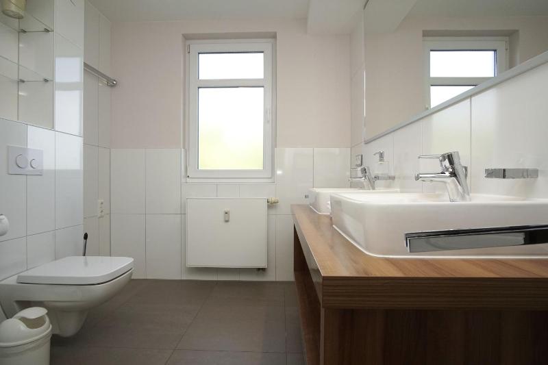 Meeresblickresidenzen Ferienwohnung Nr 56 mit Sauna- und Schwimmbadnutzung im AHOI Sellin - image 2
