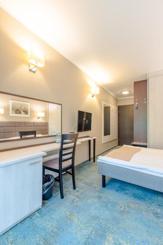 Small Single Room image 4