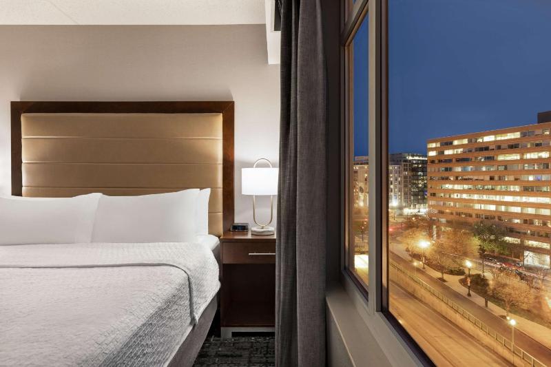Homewood Suites by Hilton Washington D.C. Downtown - image 4