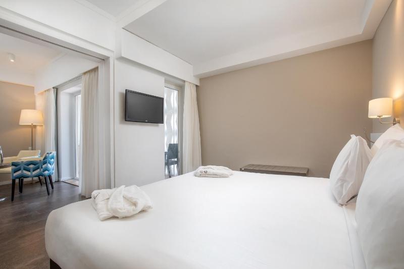 Suite with City View image 1