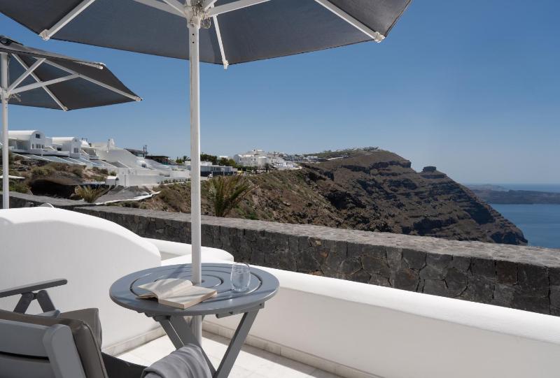 Triple Room with Caldera View image 1