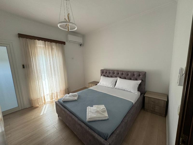 BerdHill Rooms Sarandë - image 1