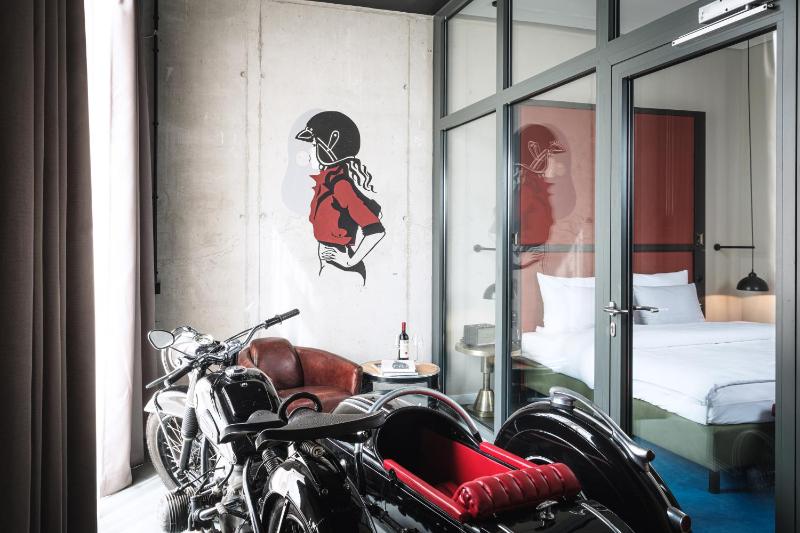 Bike Studio – For You and Your Own Motorcycle image 1
