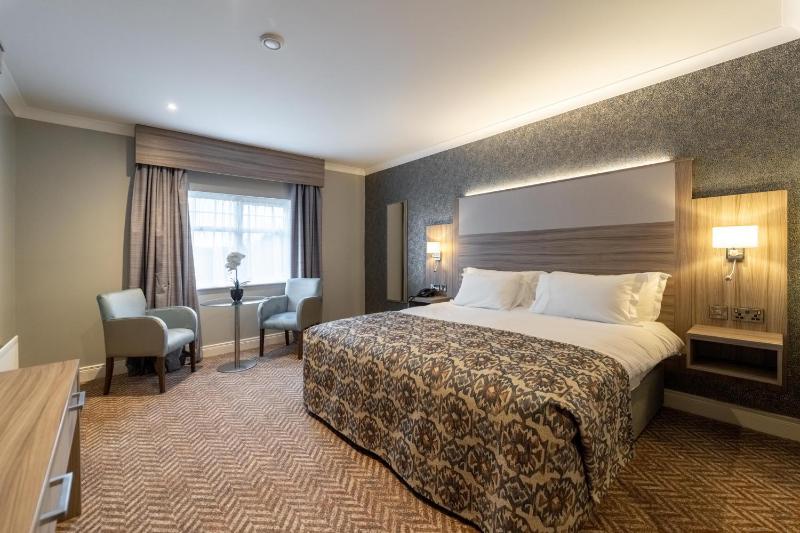 Standard Double/Twin Room image 2