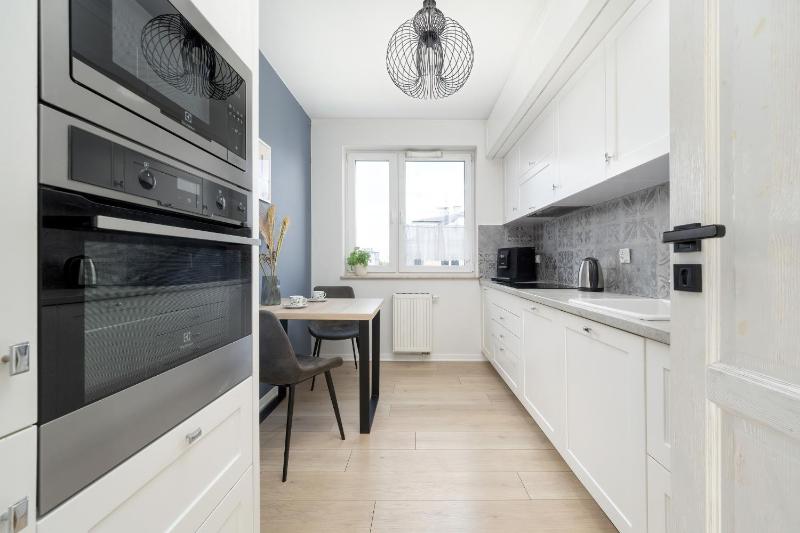 Wyjątkowy Apartament z Parkingiem dla 6 osób by Noclegi Renters - image 13