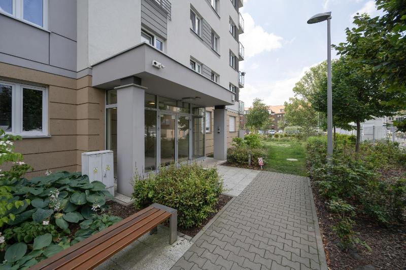 Wyjątkowy Apartament z Parkingiem dla 6 osób by Noclegi Renters - image 19