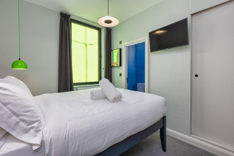 ART B&B - image 10