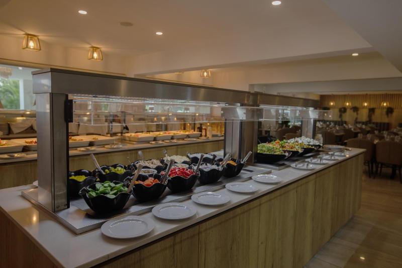 Bohemian Gardens Hotel - image 14
