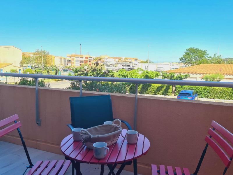 Appartement 2P cabine, 6 couchages, climatisé, piscine, à 150m de la plage et 500m des commerces - FR-1-249-141 Images