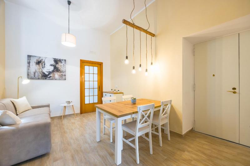 Smooth Vibes at Chiaia by NapoliApartments - image 11