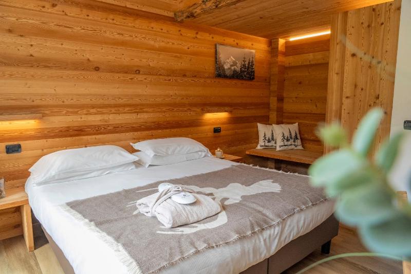 Superior Double or Twin Room with Mountain View image 4
