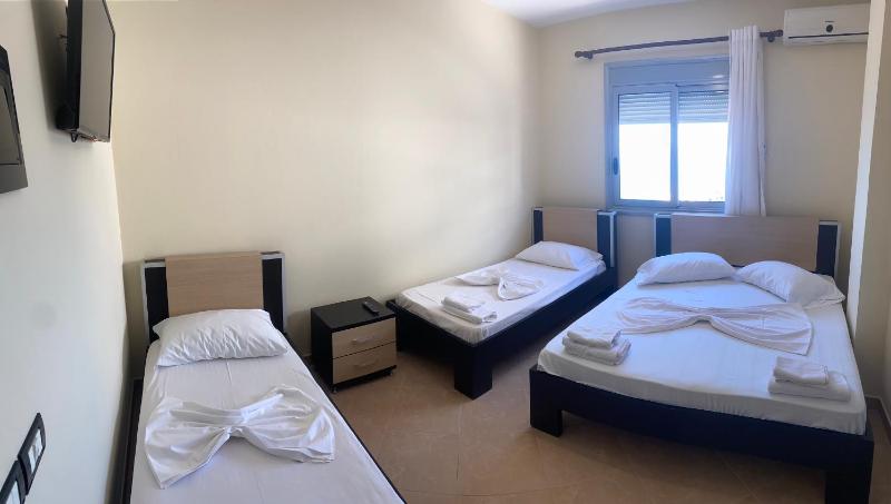 Quadruple Room with Sea View image 1