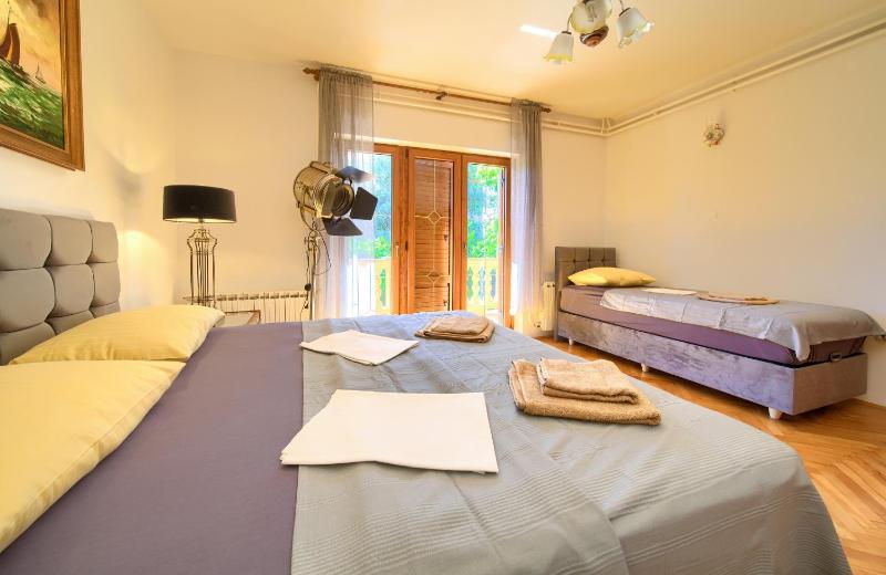 Apartment BAZINA - airconditioning parking 500m from the beach - image 13