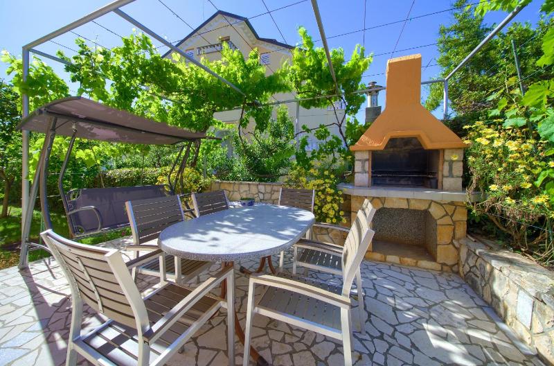 Apartment BAZINA - airconditioning parking 500m from the beach - image 12