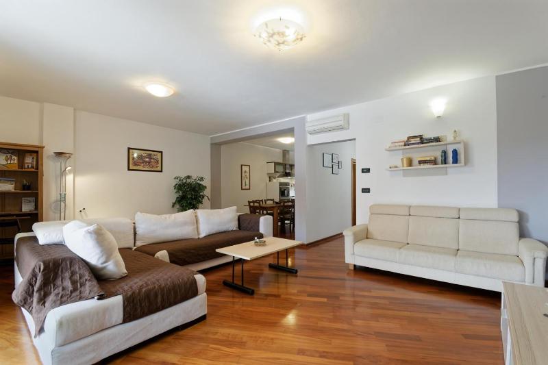 Three Bedroom Apartment image 1
