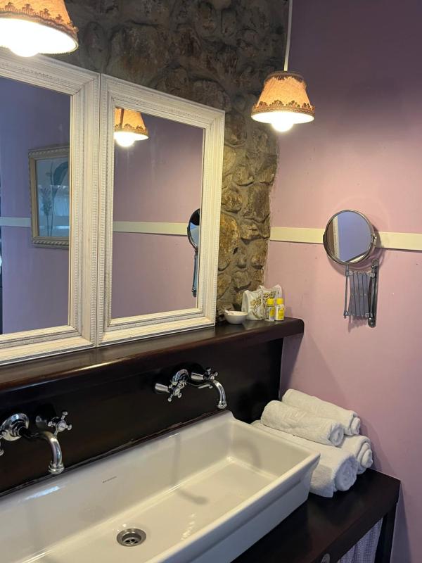 Double Room image 1
