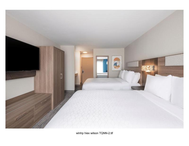 Standard Queen Room with Two Queen Beds image 3