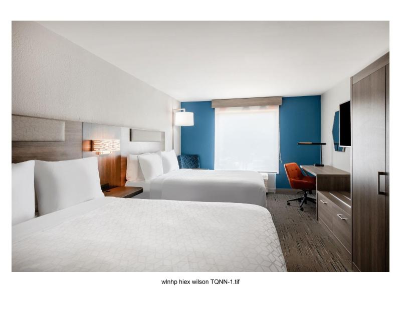 Standard Queen Room with Two Queen Beds image 2
