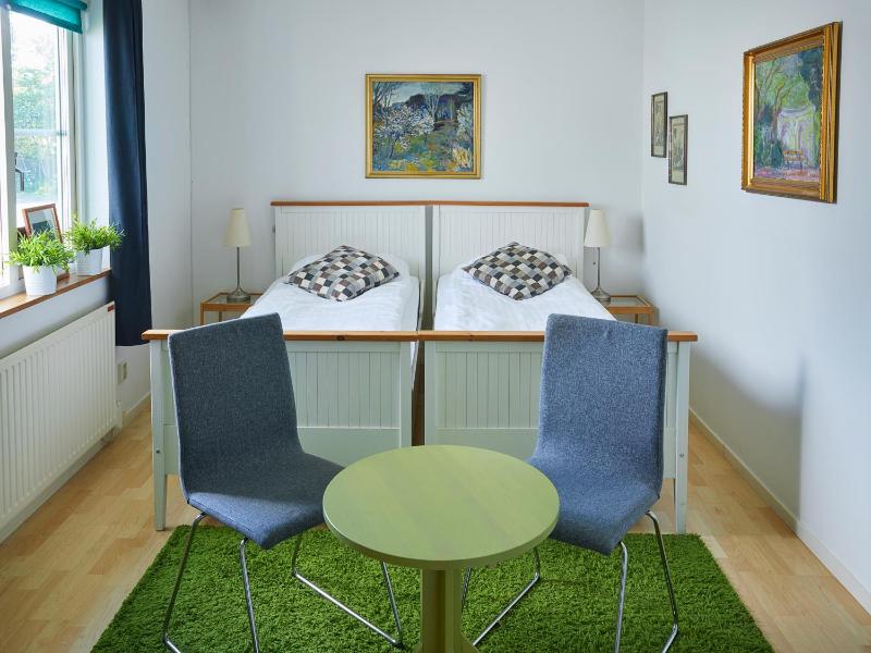 Economy Double Room image 3