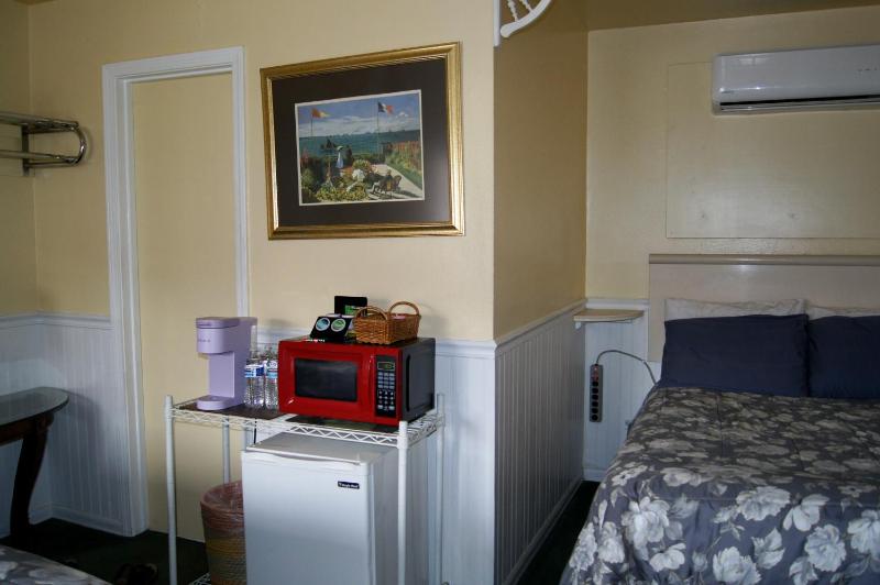 Standard Double Room image 3