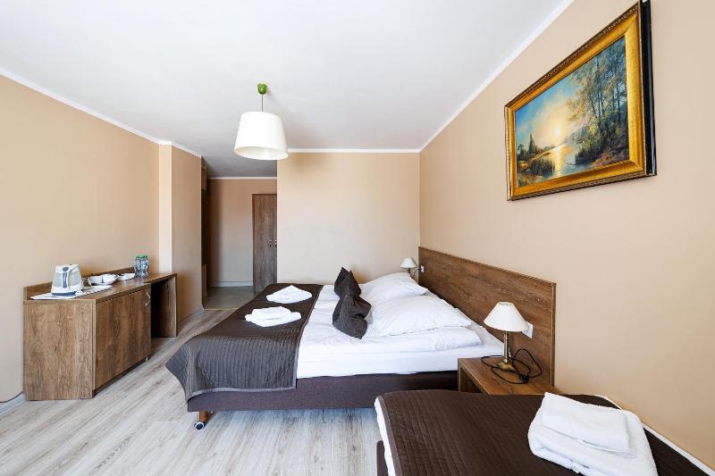 Superior Triple Room image 4