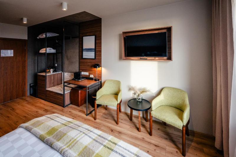 Standard Double Room with Sea View image 4
