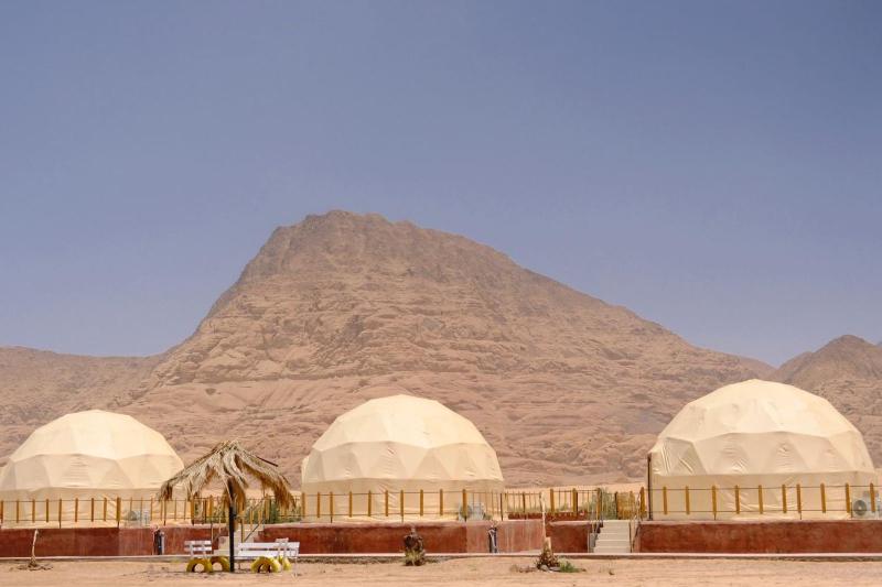 Wadi Rum Desert Bedouins Images