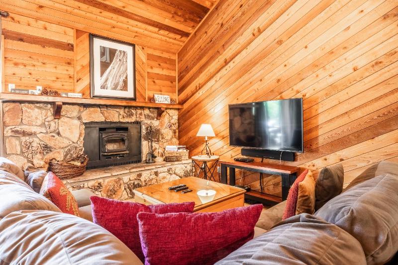 Snowflower #79 - Updated 2 Bedroom & Loft 3 Bath Sleeps 8 Steps away from Free Town Shuttle - image 11