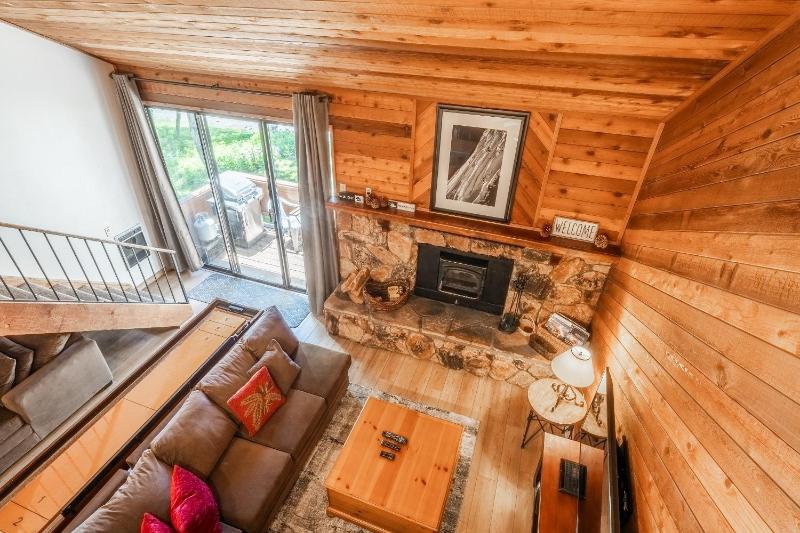 Snowflower #79 - Updated 2 Bedroom & Loft 3 Bath Sleeps 8 Steps away from Free Town Shuttle - image 30