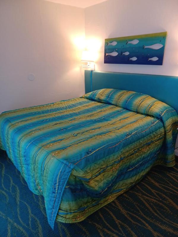 Two-Bedroom Suite with Partial Ocean View image 4