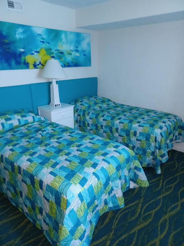 Two-Bedroom Suite with Partial Ocean View image 2