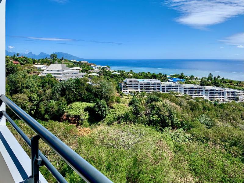 Kaili Ocean view luxury 2BR AC throughout Fiber Wifi & Pool - image 3