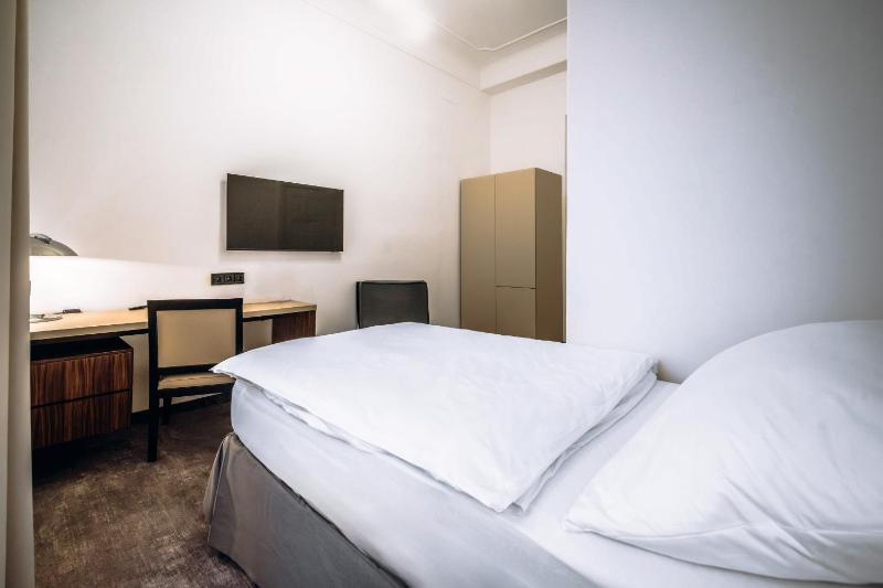 Esplanade Self Check-in Hotel - image 40