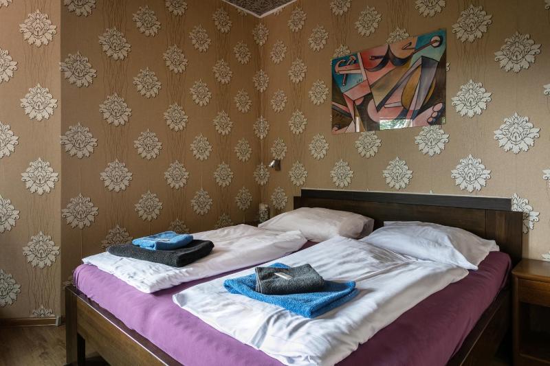Double Room image 4
