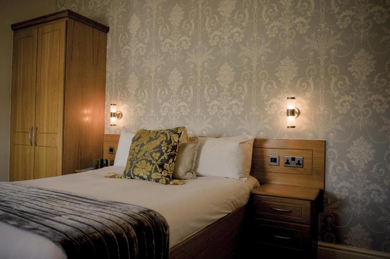 Double Room image 3